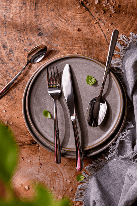 Zestaw sztuććów srebrnych ze stali nierdzewnej 18 10 w pudełku prezentowym na 6 12 osób Tsubame minimalistyczne